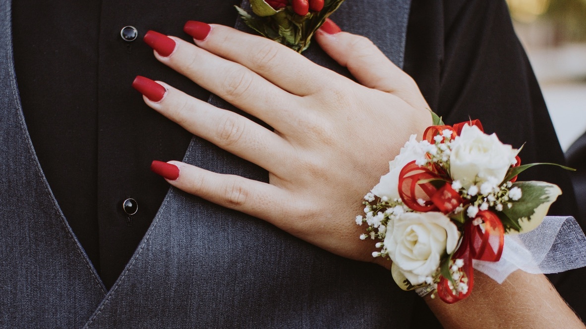 Your Checklist for the Perfect Homecoming Night Desktop Image